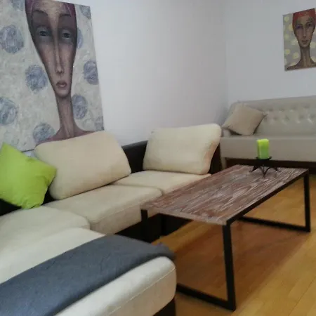 Apartament V Ajax Metro Stadion Narodowy *