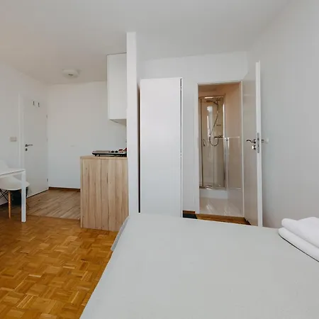 V Ajax Metro Stadion Narodowy * Warszawa